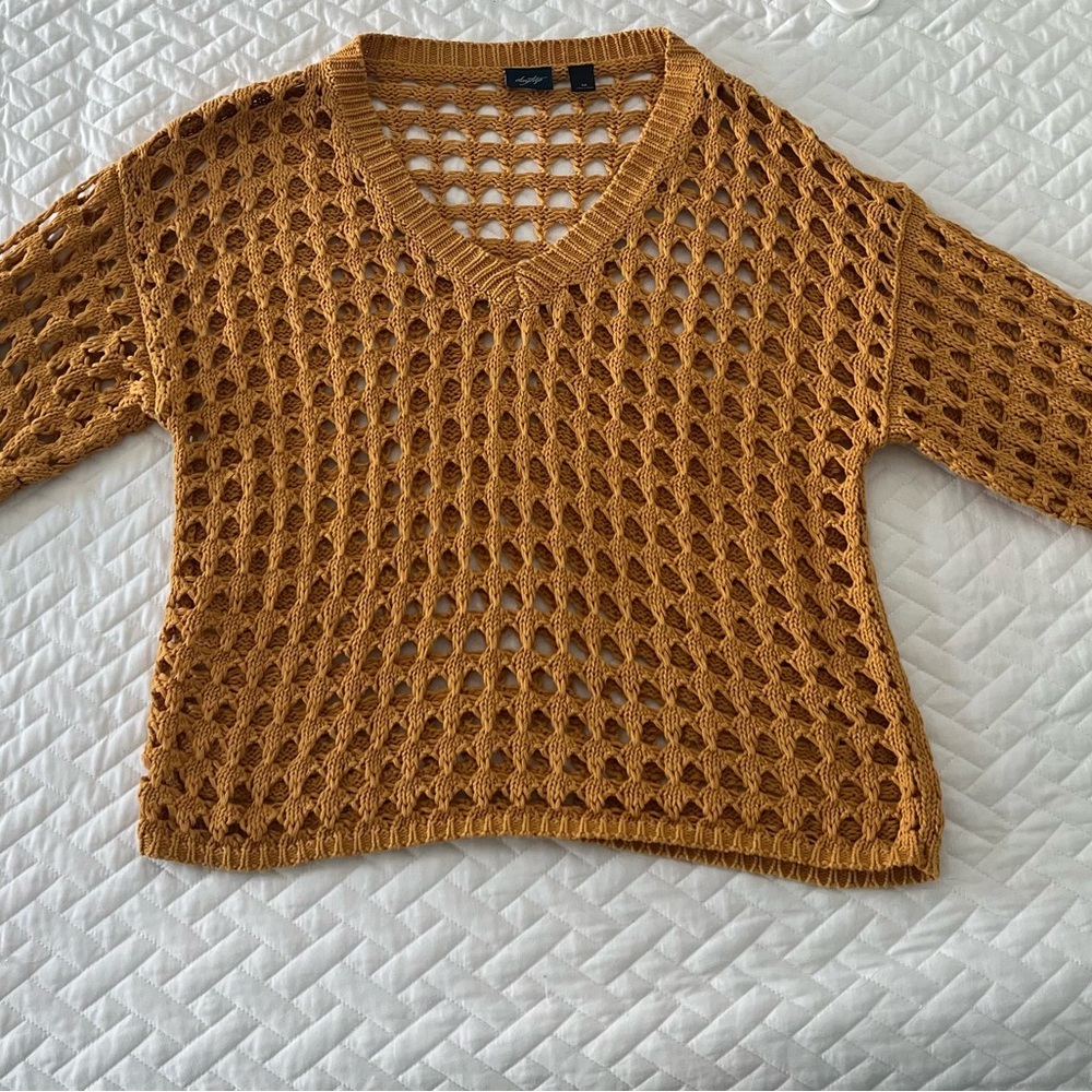 Daytrip open knit v-neck sweater medium